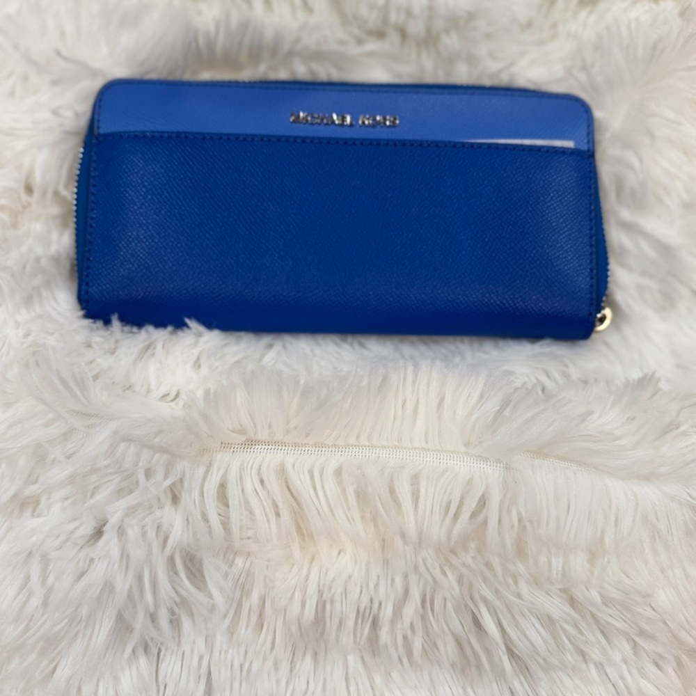 Gorgeous Vibrant Blue Michael Kors Continental Full Zip Wallet NWT - Picture 11 of 12